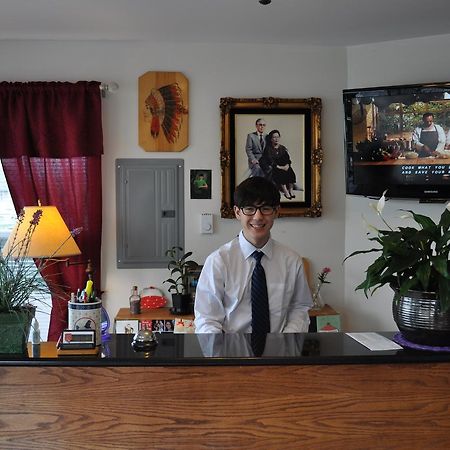 Golden Lion Motel Raymond エクステリア 写真
