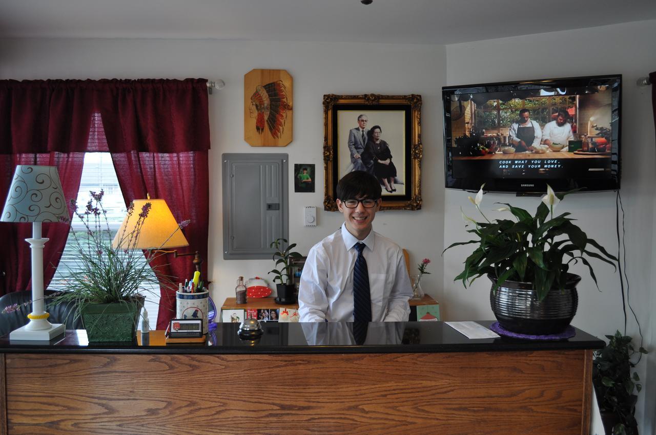 Golden Lion Motel Raymond エクステリア 写真